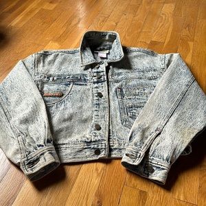 100% cotton vintage denim jacket.
